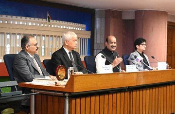 नए कानून समकालीन समाज की चुनौतियों का समाधान करते हैं: लोकसभा अध्यक्ष