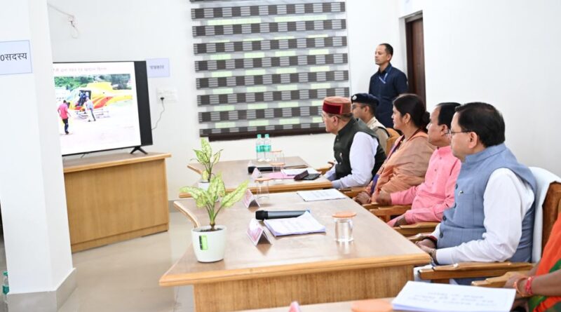 सीएम धामी ने रुद्रप्रयाग आपदा ग्रस्त क्षेत्रों का दौरा किया, आश्वासन दिया – किसी भी प्रभावित को मदद से वंचित नहीं रहने देंगे।