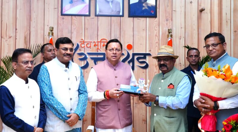 मुख्यमंत्री पुष्कर सिंह धामी से विभिन्न वर्गों के लोगों ने दीपावली के अवसर पर भेंट की।