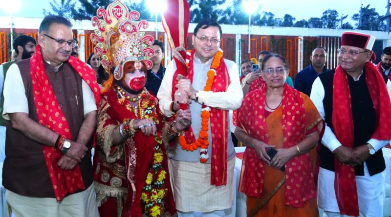 रावण दहन कार्यक्रम में मुख्यमंत्री धामी ने की सहभागिता