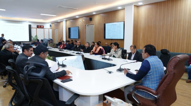 व्यय वित्त समिति की बैठक में मुख्य सचिव आनन्द बर्द्धन की अध्यक्षता में प्रस्ताव स्वीकृत हुए।