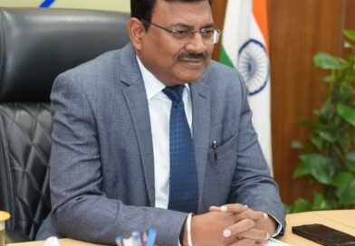 मुख्य सचिव आनन्द बर्द्धन ने देहरादून में विद्युत लाईनों की अंडरग्राउण्ड केबलिंग को लेकर ऊर्जा विभाग एवं जिलाधिकारी देहरादून के साथ महत्वपूर्ण बैठक की।