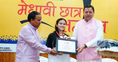 अमर उजाला के मेधावी छात्र सम्मान समारोह में सीएम धामी ने छात्रों का बढ़ाया उत्साह।