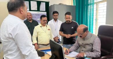 स्वास्थ्य मंत्री सुबोध उनियाल ने किया गरमपानी सामुदायिक स्वास्थ्य केंद्र का औचक निरीक्षण