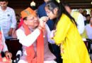 देवीधुरा में 8 मिनट तक चली ऐतिहासिक बग्वाल, फलों-फूलों की बरसात के बीच गूंजे मां वाराही के जयकारे