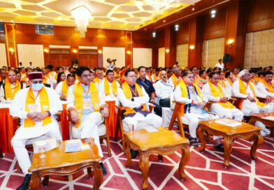 CM धामी ने देहरादून में सुना ‘मन की बात’ का 137वां संस्करण, बोले- राष्ट्र निर्माण में सक्रिय भागीदारी के लिए प्रेरित करता है कार्यक्रम