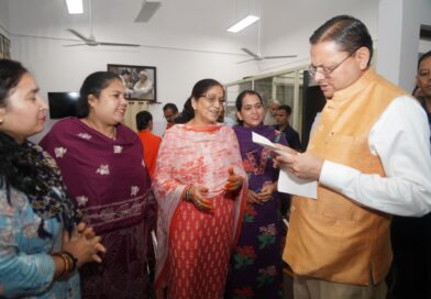 मुख्यमंत्री पुष्कर सिंह धामी से विभिन्न कर्मचारी संगठनों के प्रतिनिधिमंडलों ने की भेंट,
