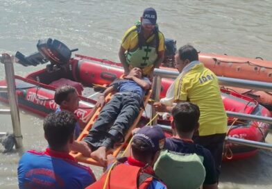 शिव घाट पर स्नान के दौरान कांवड़िया बेहोश, SDRF ने River Ambulance से पहुंचाया मेडिकल कैंप