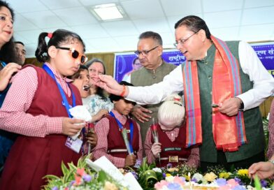 दिव्यांग बच्चों के बीच अपना जन्म दिवस मनाने पहुंचे मुख्यमंत्री पुष्कर सिंह धामी, बच्चों के साथ केक काटा, आत्मीयता से मिले और साझा की जन्म दिवस की खुशियां