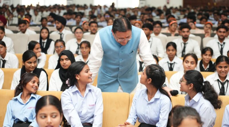 युवाओं को राज्य में ही मिलेंगे रोजगार और शिक्षा के अवसर,पलायन रोकने पर सरकार का जोर