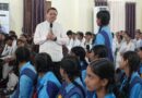 युवाओं ने सीएम धामी से किया बेबाक संवाद, रोजगार से लेकर पर्यावरण और सीमांत क्षेत्रों तक पूछे सवाल