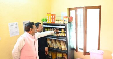 मुख्य सचिव आनंद बर्द्धन ने ‘सर्वशक्ति सी.एल.एफ. तुल्याड़ा’ के ग्राम मल्ली स्थित कलेक्शन सेंटर का किया उद्घाटन : समूह की महिलाओं के आत्मनिर्भरता प्रयासों को सराहा