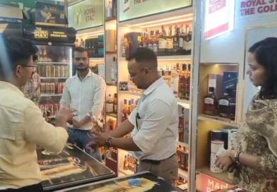 शराब की दुकानों पर ओवररेटिंग एवं अनियमितताओं की शिकायतों पर डीएम का एक्शन